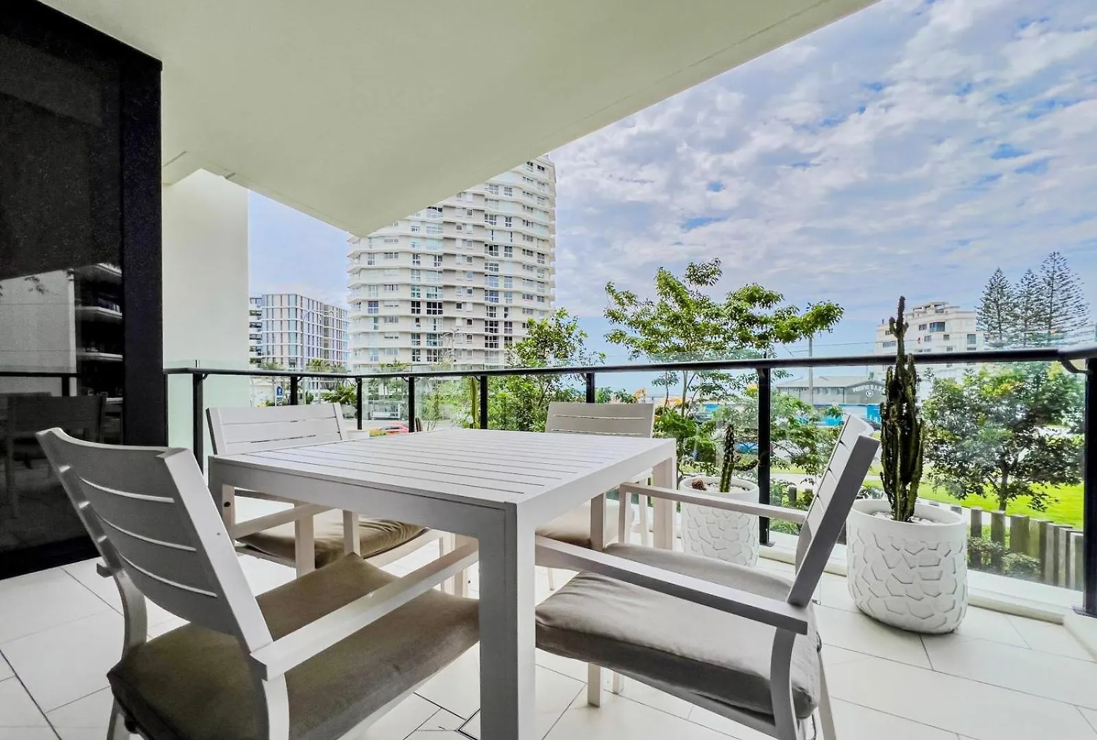Palm Beach Luxury Getaway Gold Coast Avustralya